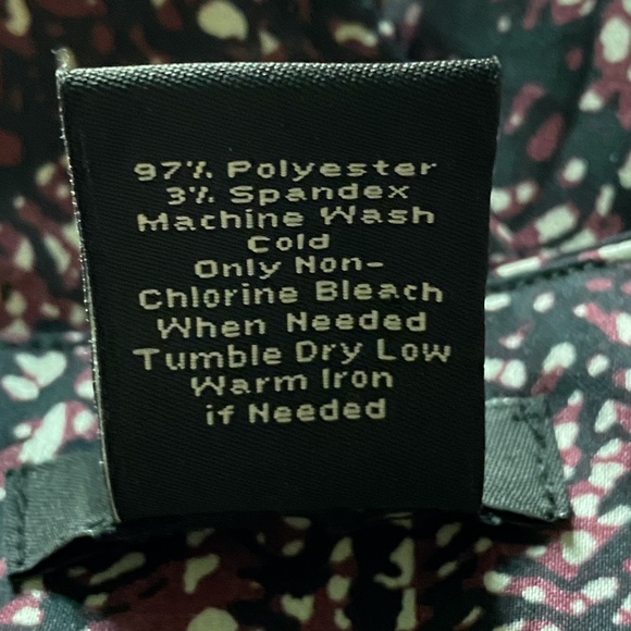 Ann Taylor Women's Dressy Soft Blouse Size 10 Side Zip Geometric Purple Burgundy - Picture 7 of 8